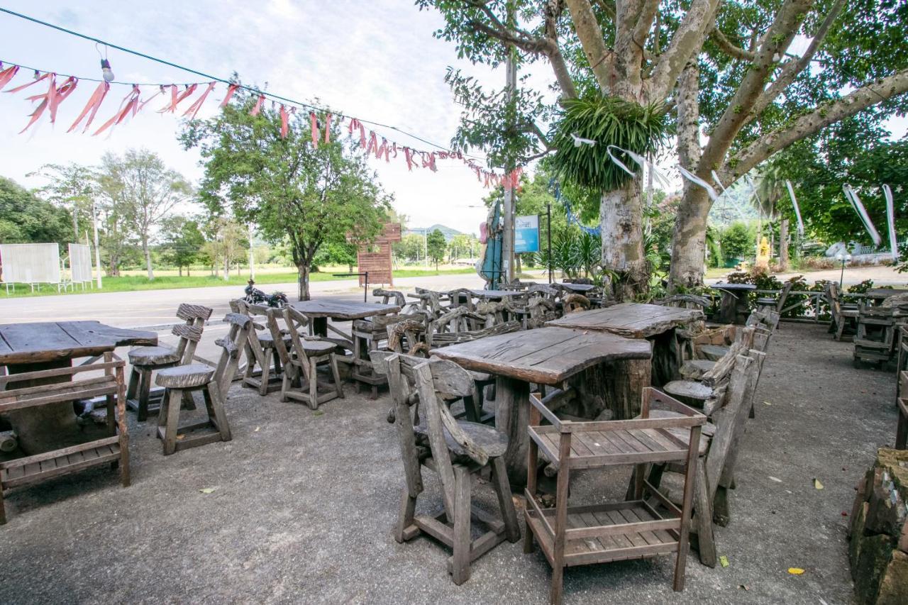מו סי Capital O 1110 Khaoyai Cowboy City Resort מראה חיצוני תמונה